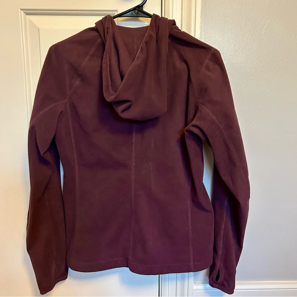 The North Face Women's jacket with hoodie. - Picture 4 of 4